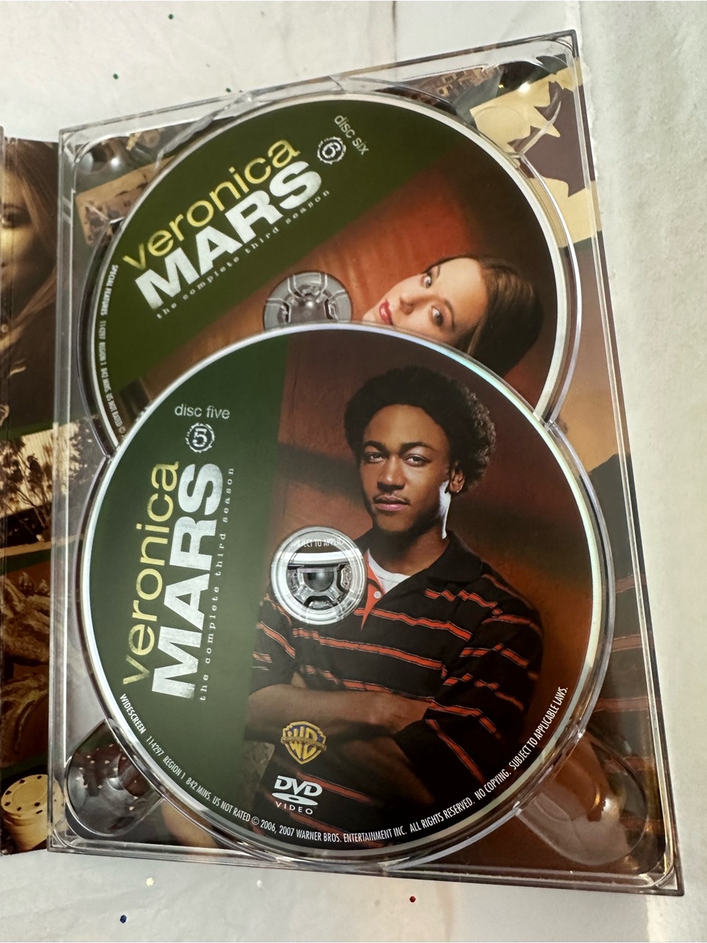Veronica Mars The Complete Third Season DVD Box Set - Gold/Black - Picture 11 of 16